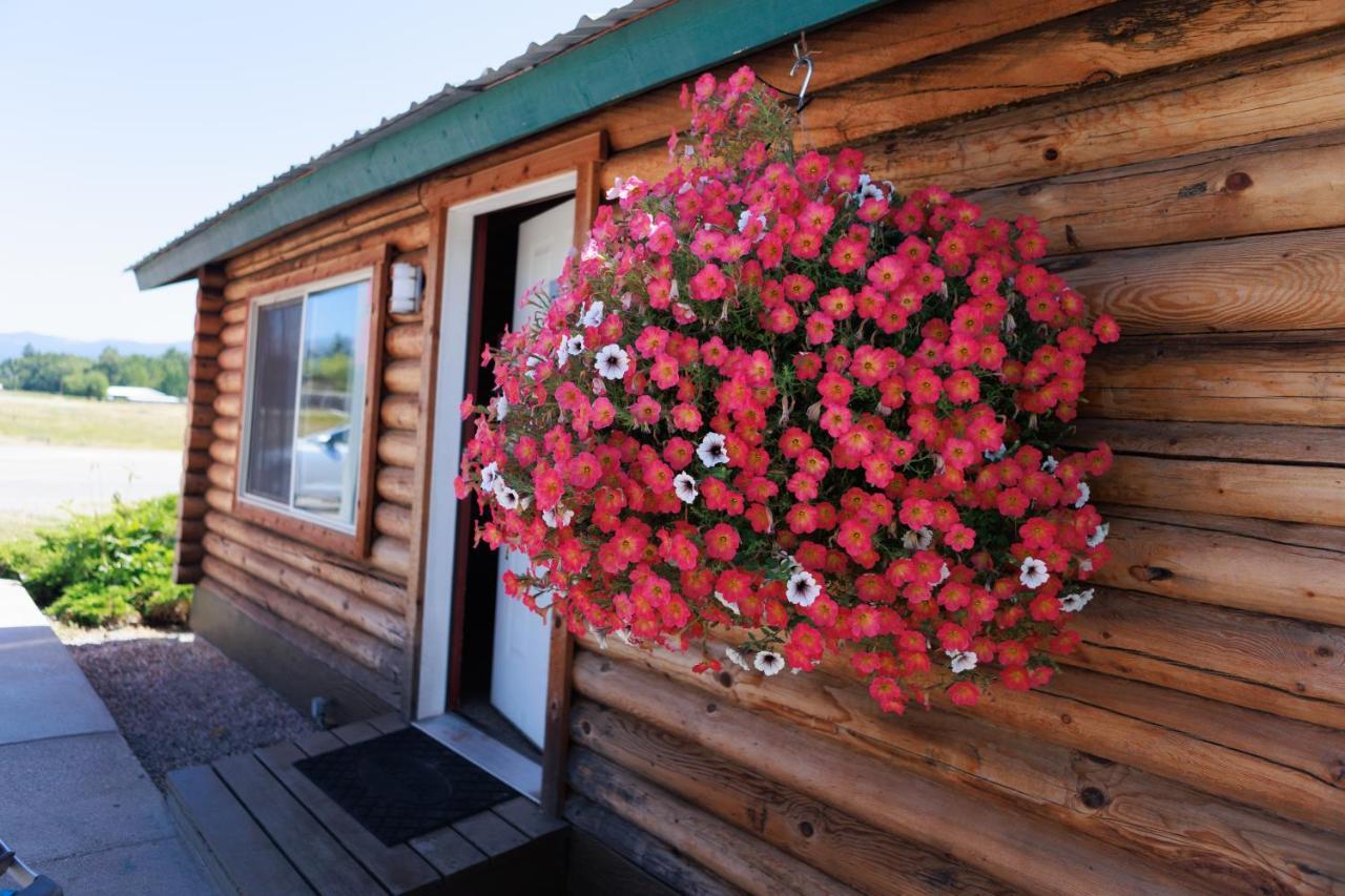 Big Medicine Cabins Saint Ignatius Exterior foto